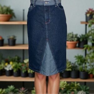 🎉HOST PICK🎉 Tommy Hilfiger denim skirt